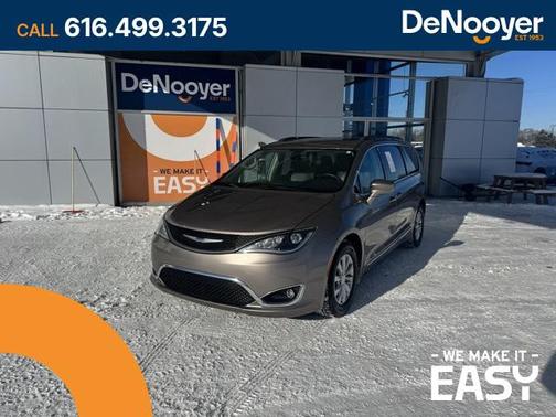 2017 Chrysler Pacifica Touring-L