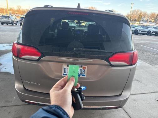 2017 Chrysler Pacifica Touring-L