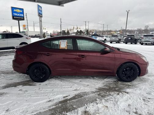 2019 Hyundai ELANTRA SEL