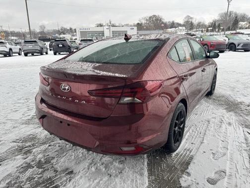 2019 Hyundai ELANTRA SEL