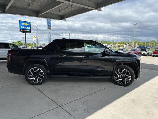 2025 Chevrolet Silverado EV RST