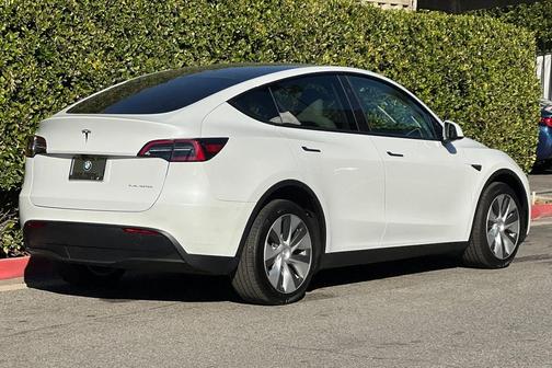 2023 Tesla Model Y Long Range Dual Motor All-Wheel Drive