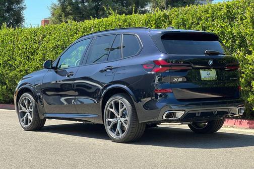 Carbon Black Metallic 2026 BMW X5 PHEV xDrive50e