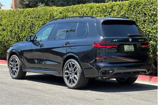 2026 BMW X7 M60i