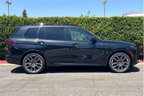 2026 BMW X7 M60i
