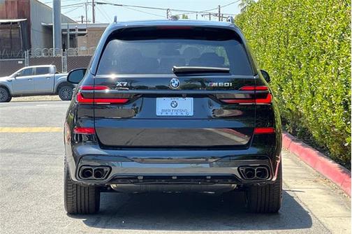 2026 BMW X7 M60i