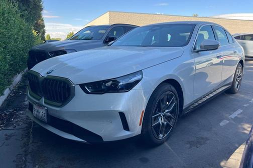 2025 BMW i5 eDrive40