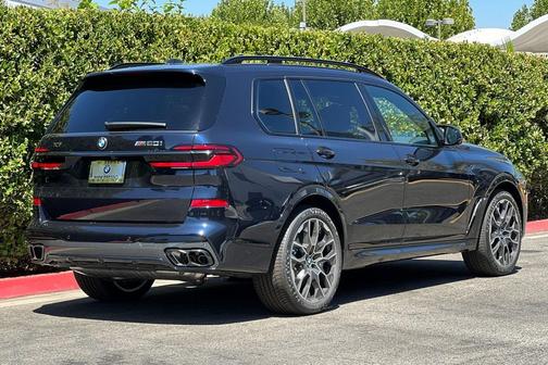 2026 BMW X7 M60i