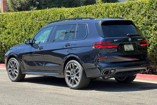 2026 BMW X7 M60i