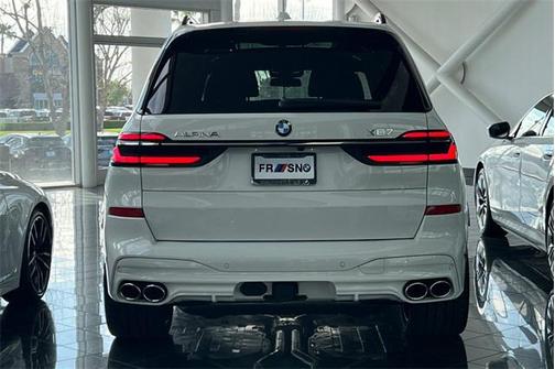2025 BMW X7 ALPINA XB7