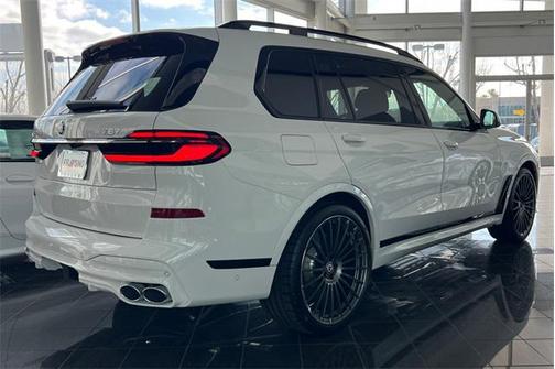 2025 BMW X7 ALPINA XB7
