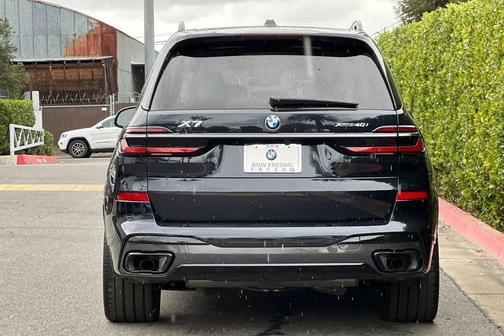 2025 BMW X7 xDrive40i
