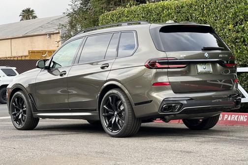 2026 BMW X7 M60i