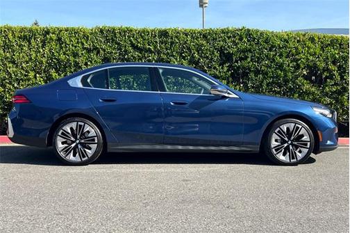 2024 BMW 530 i