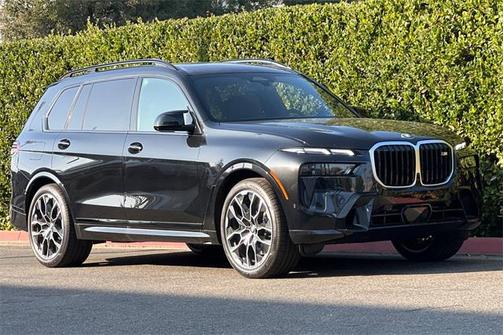 2025 BMW X7 M60i