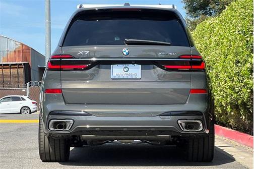2025 BMW X7 xDrive40i