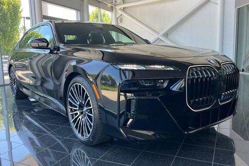 Black Sapphire Metallic 2026 BMW 760 xDrive