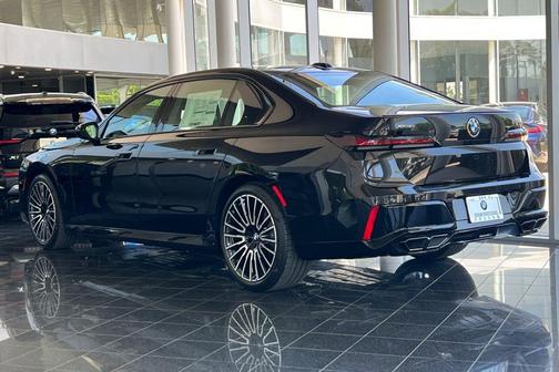 Black Sapphire Metallic 2026 BMW 760 xDrive