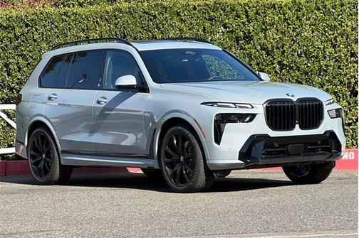 2025 BMW X7 xDrive40i