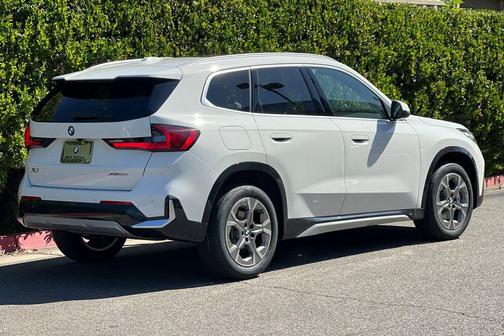 Alpine White 2026 BMW X1 xDrive28i