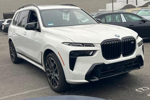 2025 BMW X7 M60i