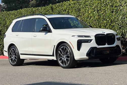 2025 BMW X7 M60i