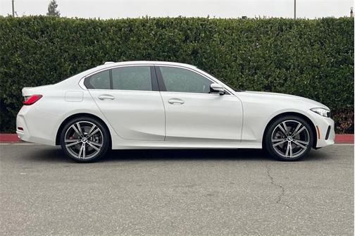2024 BMW 330 i