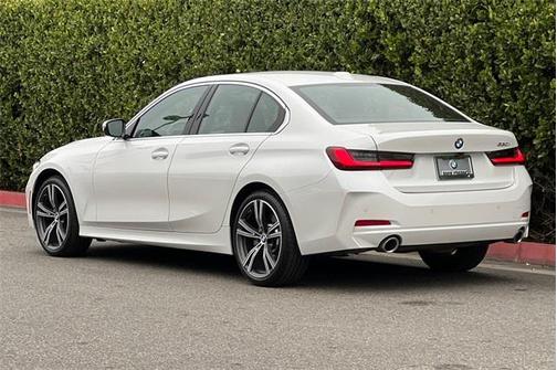 2024 BMW 330 i