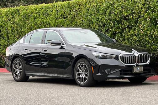 Black Sapphire Metallic 2026 BMW 530 530i