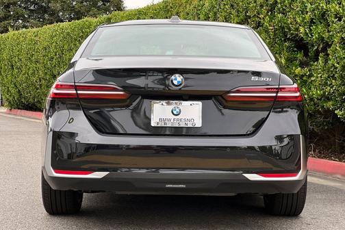 Black Sapphire Metallic 2026 BMW 530 530i