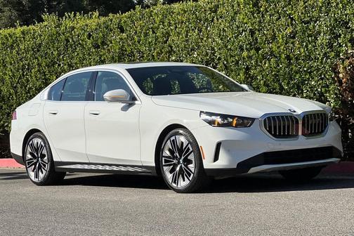 2025 BMW 530 i