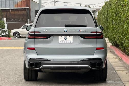 2023 BMW X7 M60i