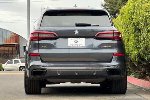 2022 BMW X5 M50i