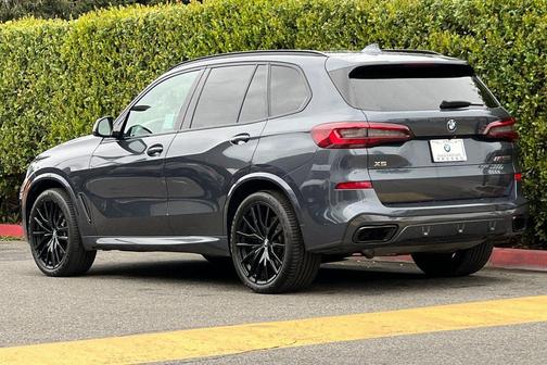2022 BMW X5 M50i