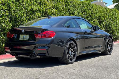 Black Sapphire Metallic 2018 BMW M4 Competition