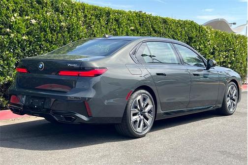 2025 BMW 760 i xDrive