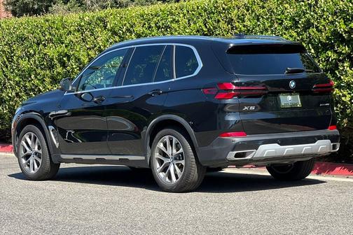 Black Sapphire Metallic 2026 BMW X5 sDrive40i