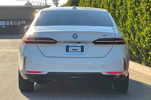 2024 BMW i5 eDrive40