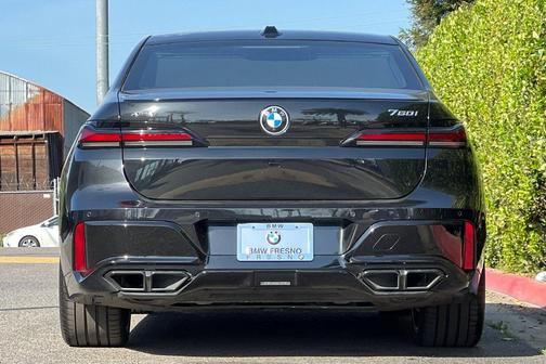 2025 BMW 760 xDrive