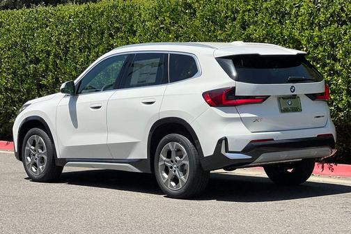 Alpine White 2026 BMW X1 xDrive28i