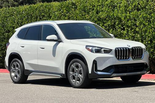 Alpine White 2026 BMW X1 xDrive28i