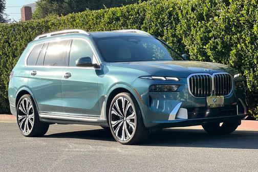 2025 BMW X7 xDrive40i