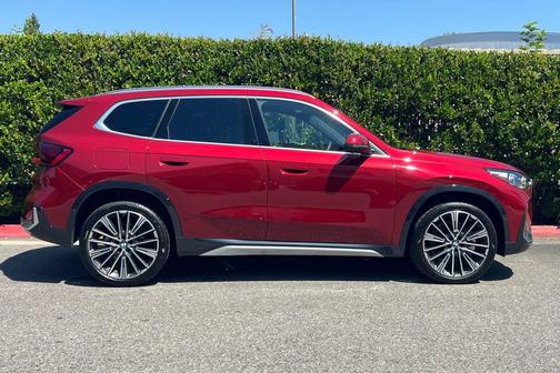 Vegas Red Metallic 2026 BMW X1 xDrive28i