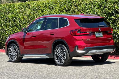 Vegas Red Metallic 2026 BMW X1 xDrive28i