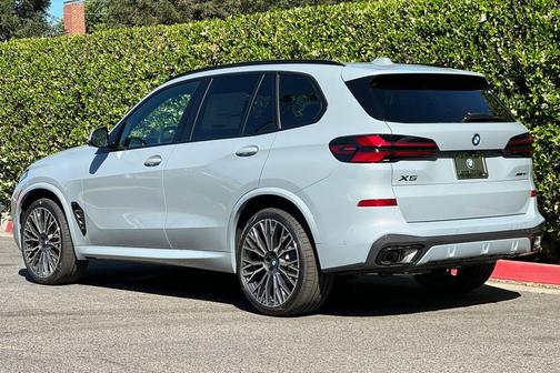 Brooklyn Grey Metallic 2026 BMW X5 xDrive40i