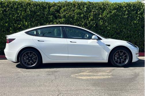 2022 Tesla Model 3 Standard Range