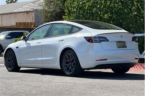 2022 Tesla Model 3 Standard Range