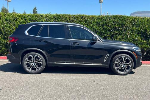 Black Sapphire Metallic 2023 BMW X5 sDrive40i