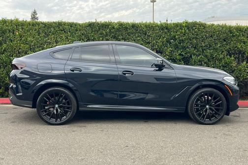 2022 BMW X6 xDrive40i