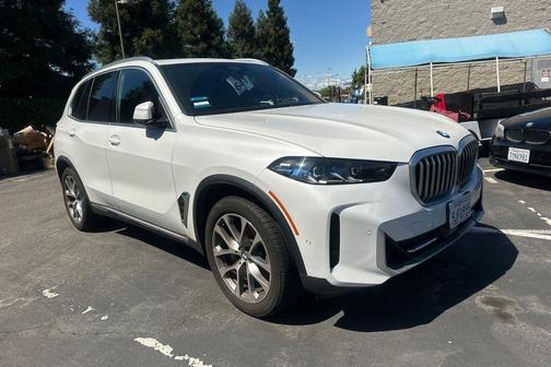 Mineral White Metallic 2024 BMW X5 xDrive40i